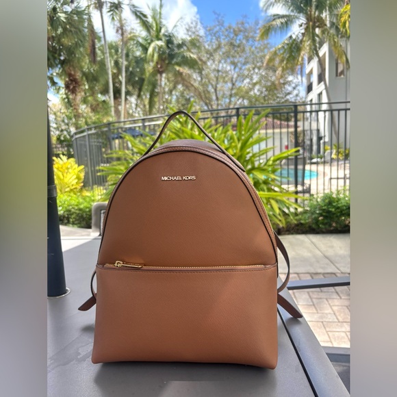 $298 Michael Kors SHEILA MD BACKPACK Bag MK Brown Saffiano Leather Handbag Purse - Picture 5 of 9